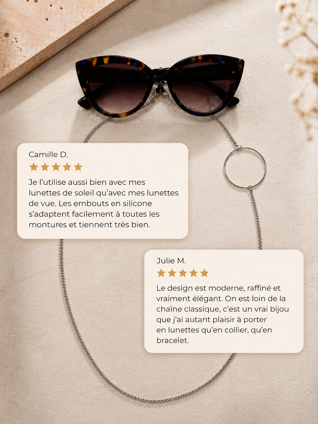Azélie, maille argentée et anneau posés sous des lunettes de soleil écaille, JACQUAND